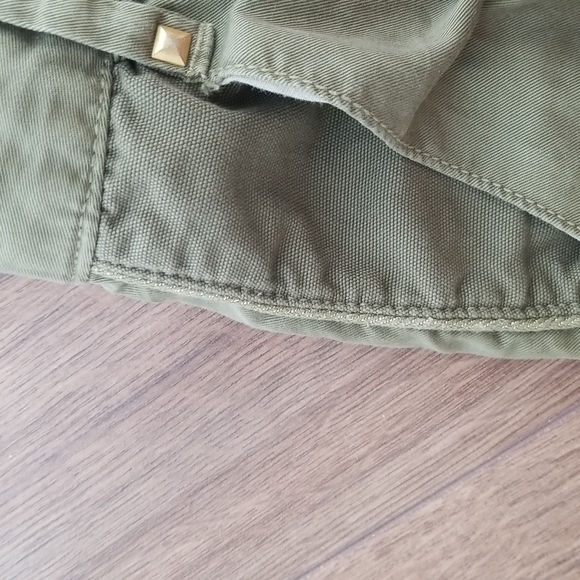 2/$25 Zara Trafaluc army green shorts size 4 - Picture 9 of 16
